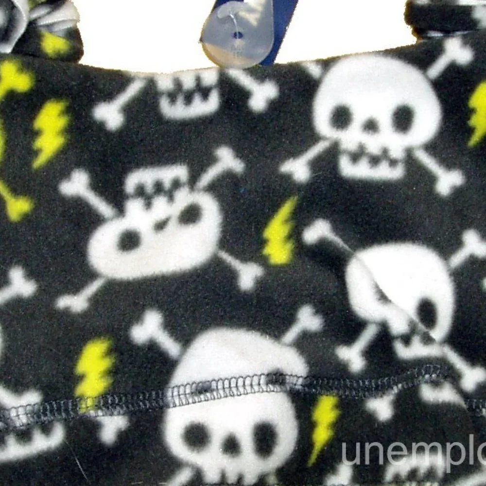 Skulls Hat Mittens Set Beanie Warm Winter Boys Girls CrossBones Cap Baby Fleece